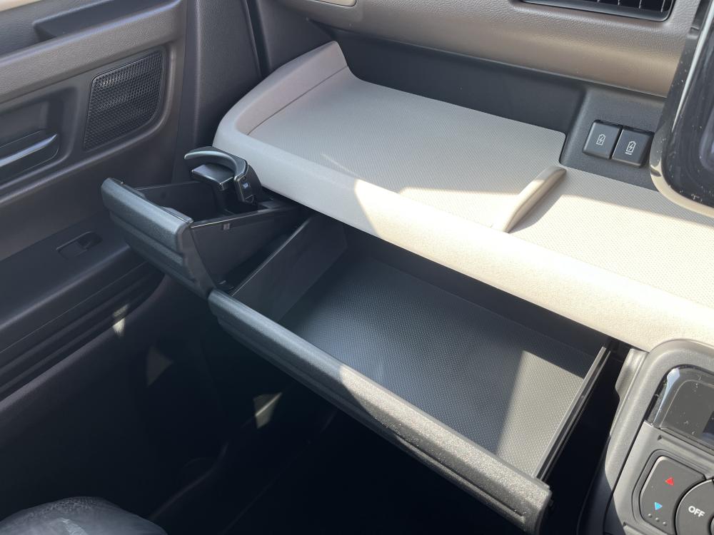 ドリンクホルダーとティッシュケース入れ