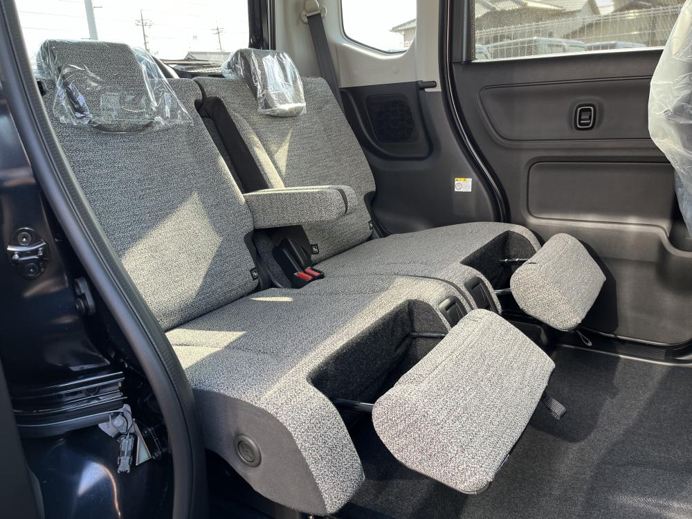 後席のマルチユースフラップ