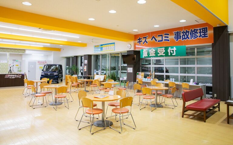 女性一人でもお立ち寄り出来る カフェのような落ち着いた空間。