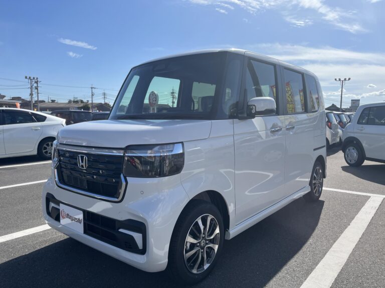 ホンダ N-BOX カスタム 届出済未使用車 走行距離10km以下 車検1年以上あり 車台番号752