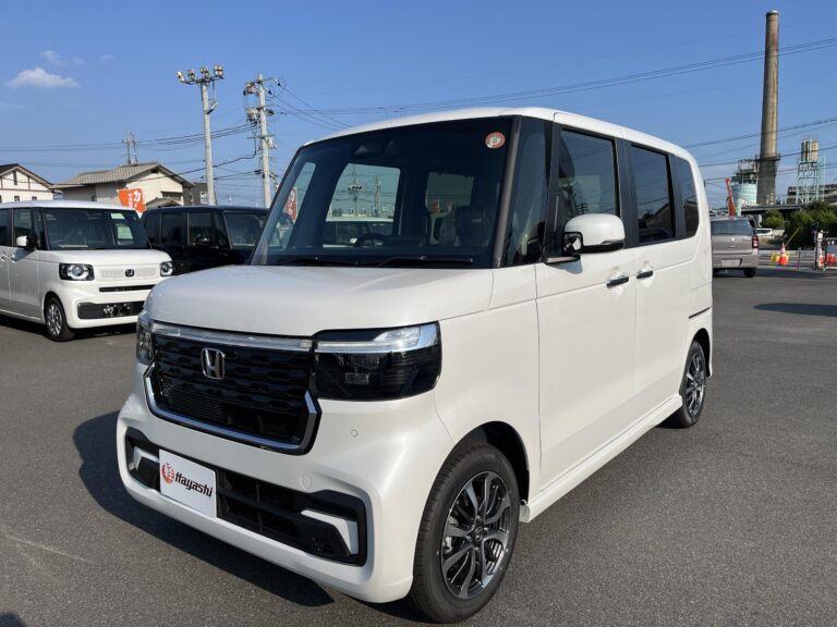 ホンダ N-BOX カスタム 届出済未使用車 走行距離10km以下 車検1年以上あり 車台番号032