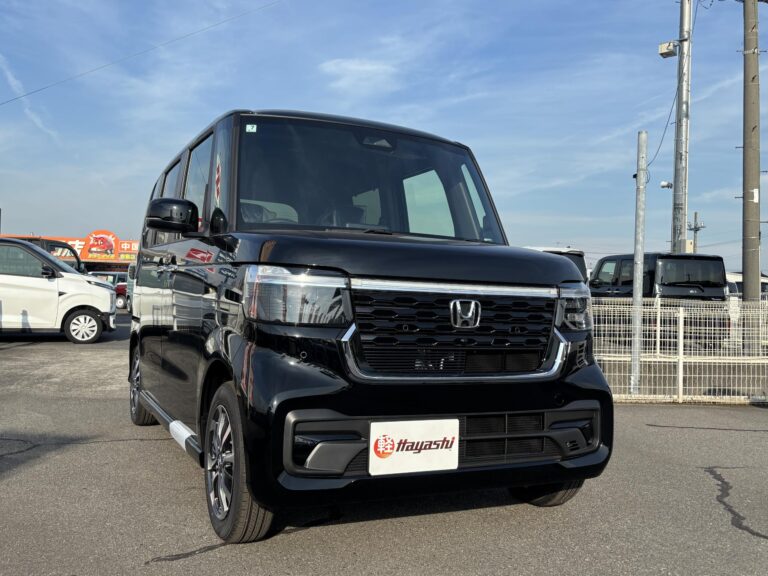 ホンダ N-BOX カスタム 届出済未使用車 走行距離10km以下 車検1年以上あり 車台番号017