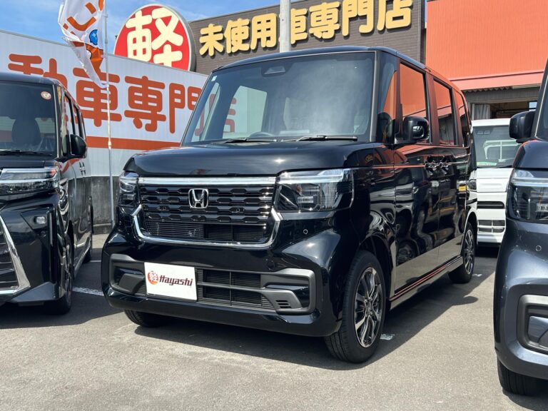 ホンダ N-BOX カスタム 届出済未使用車 走行距離10km以下 車検1年以上あり 車台番号015