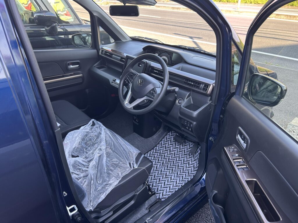 スズキ ワゴンR カスタムZ HYBRID ZX 届出済未使用車 走行距離8km