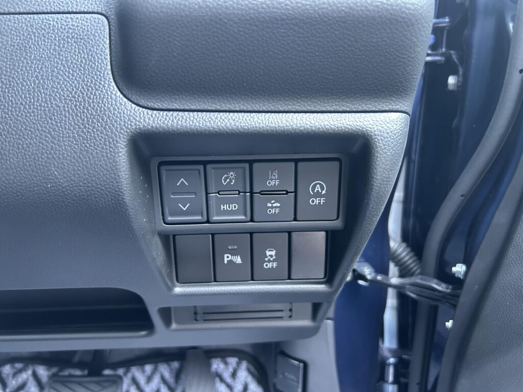 スズキ ワゴンR カスタムZ HYBRID ZX 届出済未使用車 走行距離8km