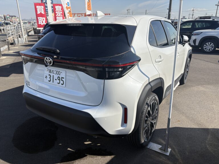 トヨタ ヤリスクロス Z 中古車 走行距離5km 246.5万円 プラチナ