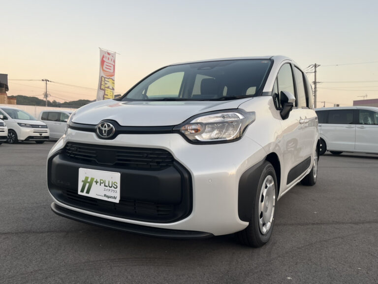 トヨタ シエンタ X 7人 中古車 走行距離10km以下 車検1年以上あり 車台番号718