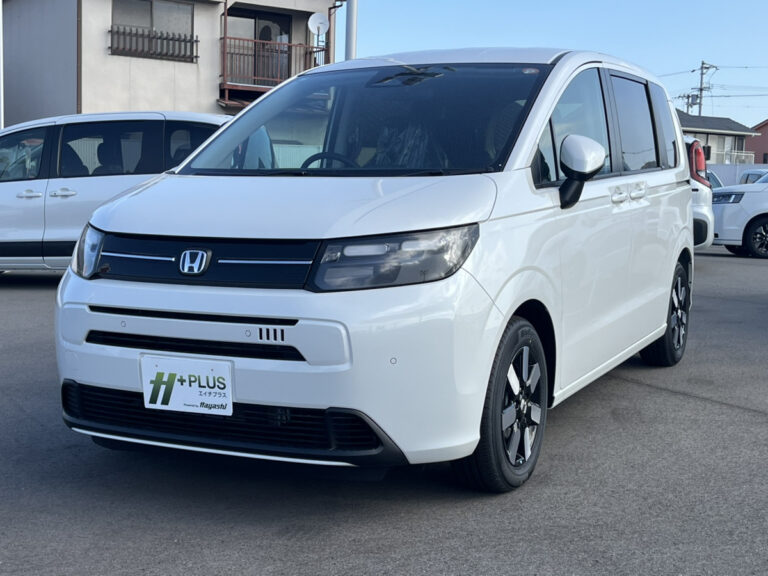 ホンダ フリード e:HEV AIR EX 6人 中古車 走行距離10km以下 車検1年以上あり 車台番号083