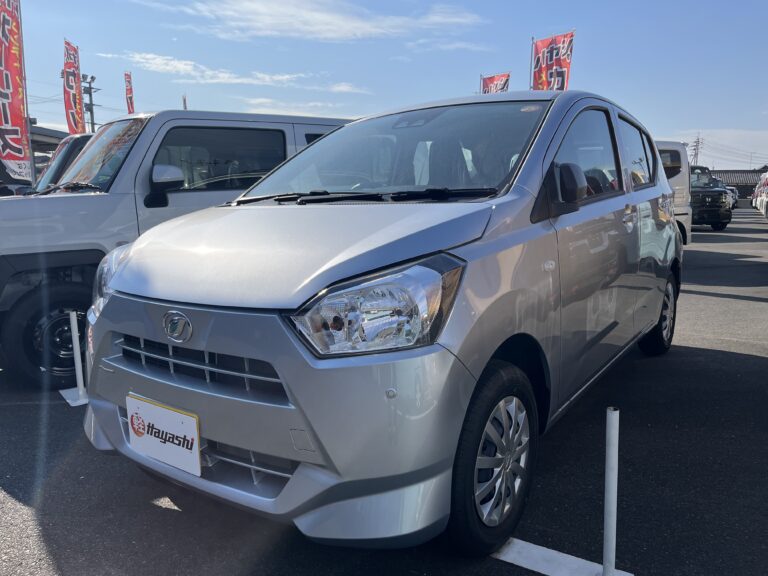 ダイハツ ミライース L SA Ⅲ 届出済未使用車 走行距離10km以下 車検1年以上あり 車台番号889