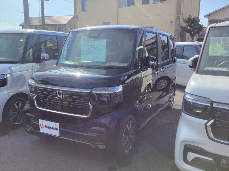 ホンダ N-BOX カスタム 届出済未使用車 走行距離10km以下 車検1年以上あり 車台番号085