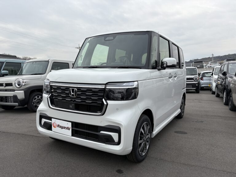 ホンダ N-BOX カスタム 届出済未使用車 走行距離10km以下 車検1年以上あり 車台番号400