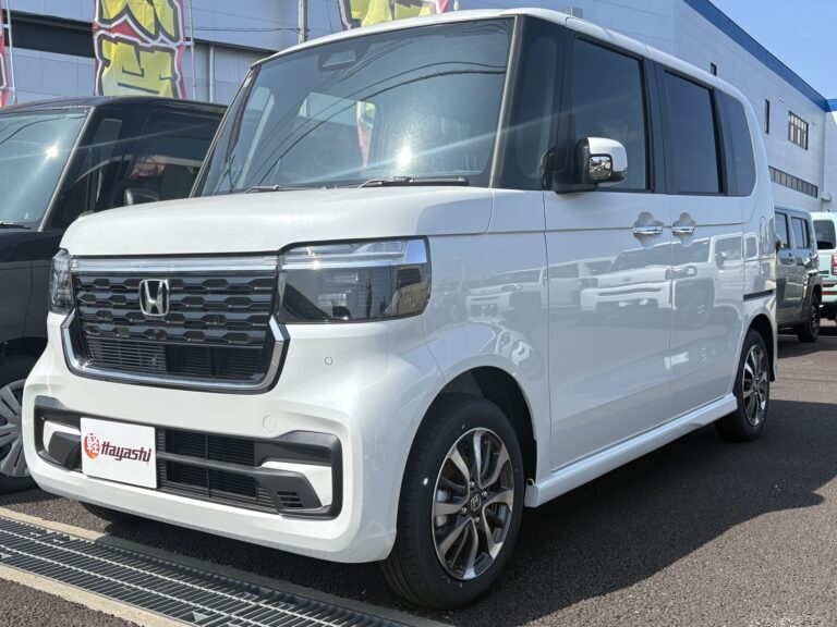 ホンダ N-BOX カスタム 届出済未使用車 走行距離10km以下 車検1年以上あり 車台番号154
