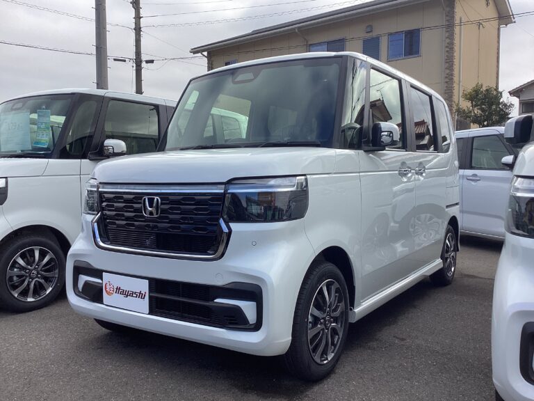 ホンダ N-BOX カスタム 届出済未使用車 走行距離10km以下 車検1年以上あり 車台番号152