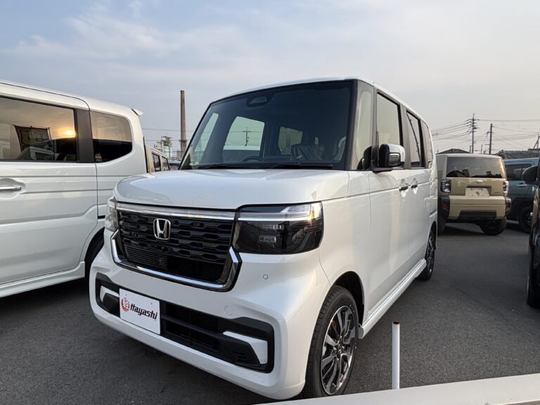 ホンダ N-BOX カスタム 届出済未使用車 走行距離10km以下 車検1年以上あり 車台番号157