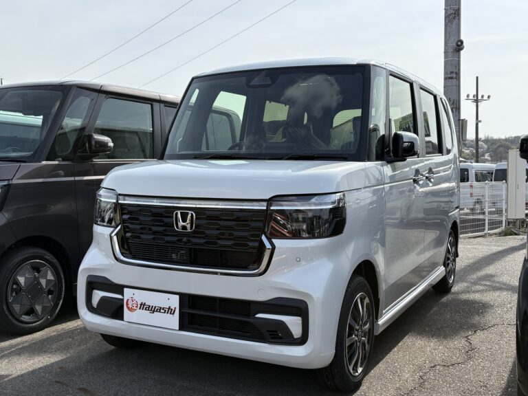 ホンダ N-BOX カスタム 届出済未使用車 走行距離10km以下 車検1年以上あり 車台番号108
