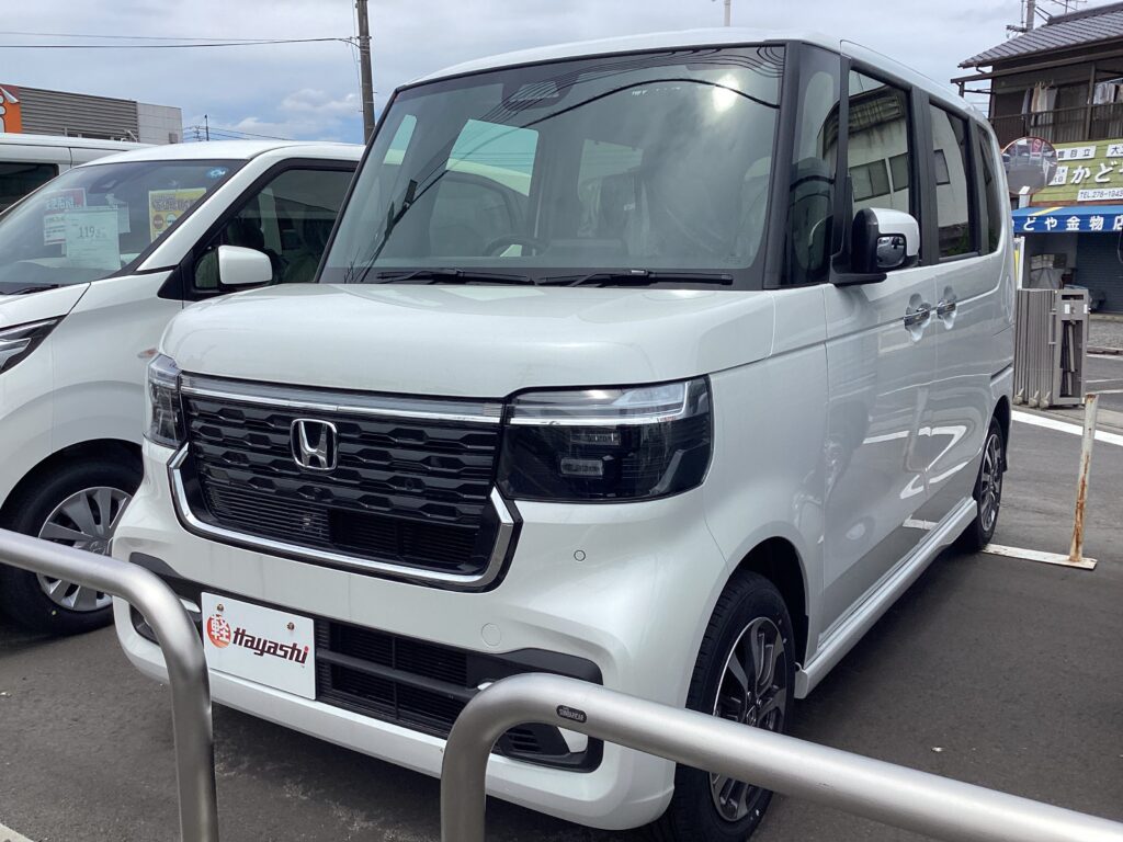 ホンダ N-BOX カスタム 届出済未使用車 中古車 走行距離11km 173.9万円