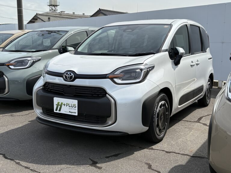 トヨタ シエンタ Z 7人 中古車 走行距離10km以下 車検整備付 車台番号477