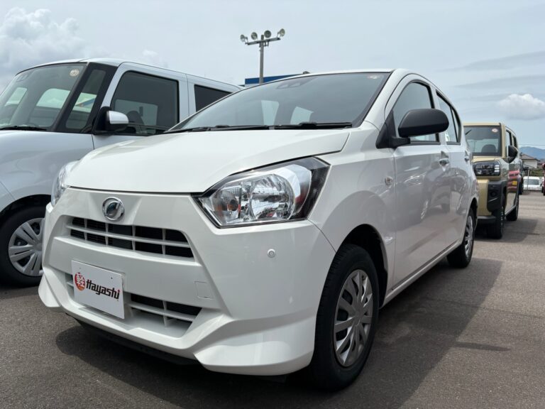 ダイハツ ミライース L SAⅢ 中古車 走行距離8,979km 84.9万円 ホワイト 車台番号636