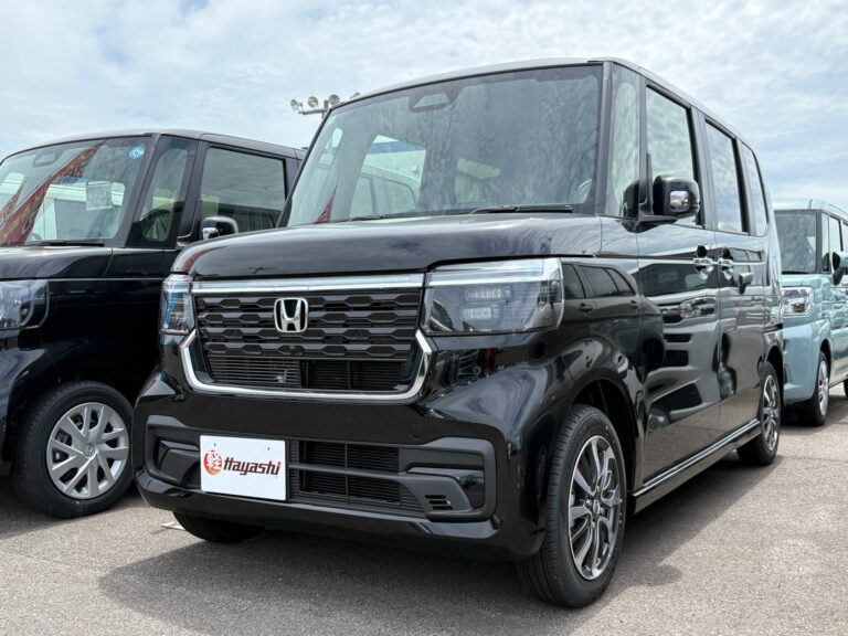 ホンダ N-BOX カスタム 届出済未使用車 中古車 走行距離3km 179.9万円 クリスタルブラックパール 車台番号207