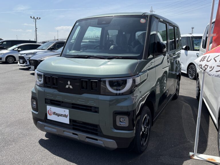 三菱 デリカミニ G 届出済未使用車 中古車 走行距離3km 194.9万円 アッシュグリーンメタリック 車台番号308