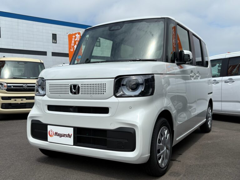 ホンダ N-BOX 届出済未使用車 中古車 走行距離3km 159.9万円 プラチナホワイトパール 車台番号014