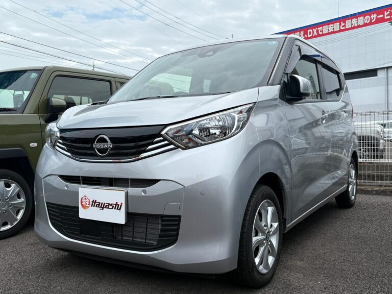 日産 デイズ X 中古車 走行距離18,729km 109.9万円 スターリングシルバーメタリック 車台番号495