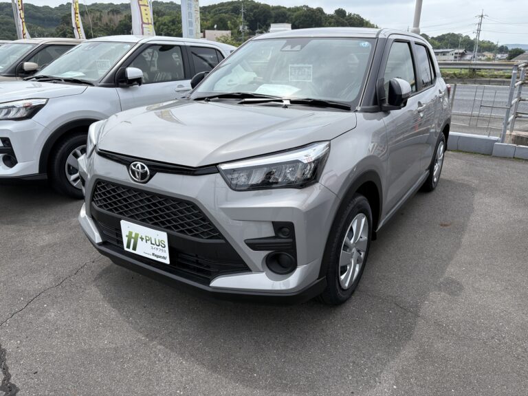 トヨタ ライズ X 中古車 走行距離8km 179.0万円 スムースグレーマイカメタリック 車台番号515