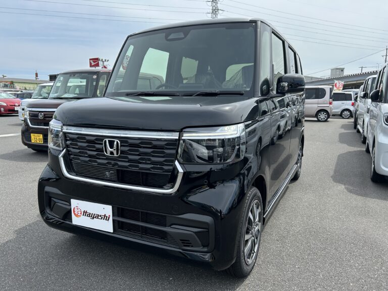 ホンダ N-BOX カスタム 届出済未使用車 中古車 走行距離8km 179.9万円 クリスタルブラックパール 車台番号880