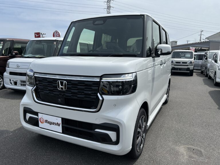 ホンダ N-BOX カスタム 届出済未使用車 中古車 走行距離5km 179.9万円 プラチナホワイトパール 車台番号412