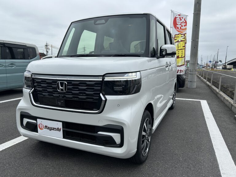 ホンダ N-BOX カスタム 届出済未使用車 中古車 走行距離7km 179.9万円 プラチナホワイトパール 車台番号080