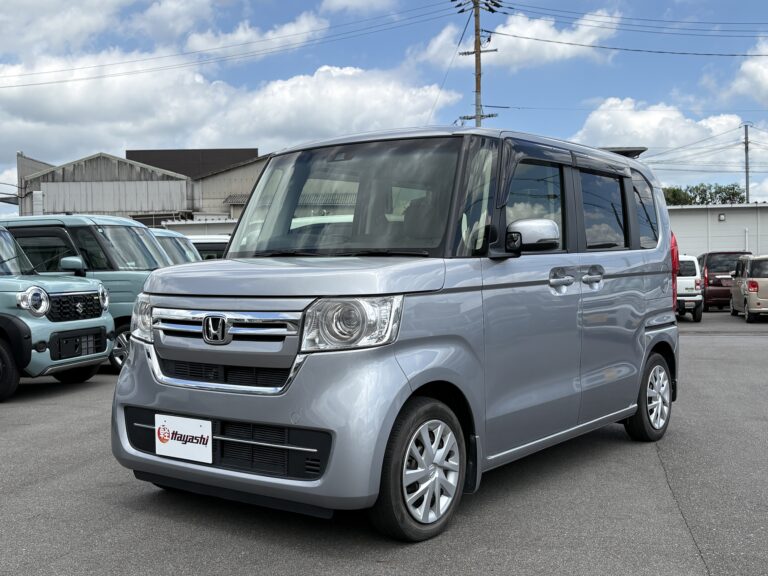ホンダ N-BOX L 中古車 走行距離20,880km 119.9万円 ルナシルバーメタリック 車台番号669