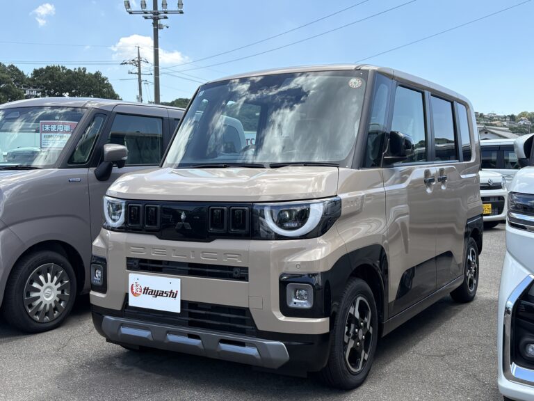 三菱 デリカミニ G Premium 届出済未使用車 中古車 走行距離6km 199.9万円 サンドベージュパール 車台番号827