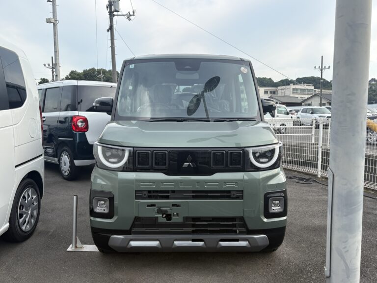 三菱 デリカミニ G 届出済未使用車 中古車 走行距離3km 179.9万円 アッシュグリーンメタリック 車台番号860
