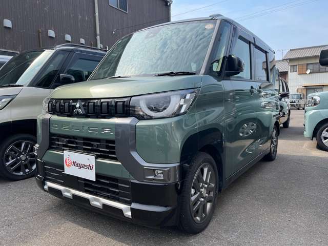 三菱 デリカミニ Gプレミアム 中古車 走行距離10,731km 185.9万円 アッシュグリーンM/ブラックマイカ 車台番号074