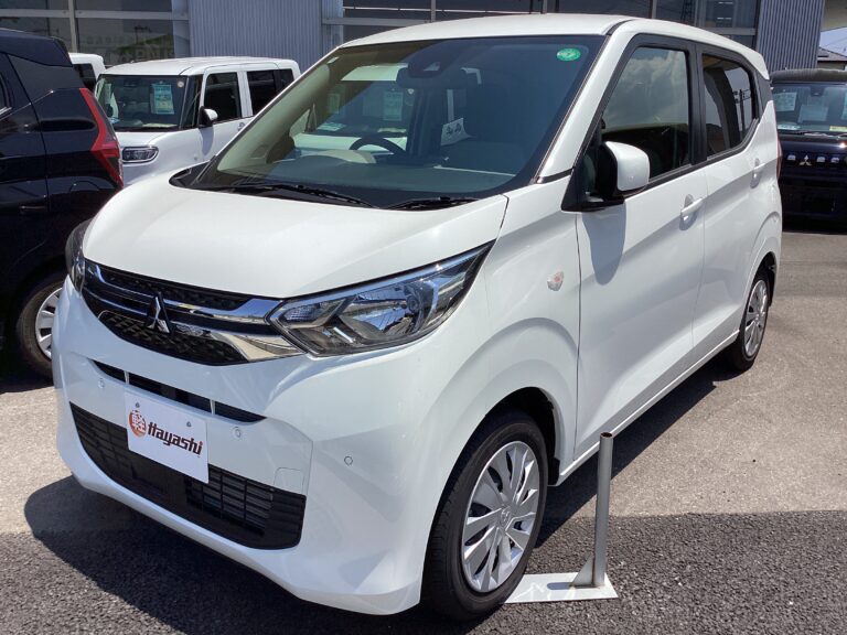 三菱 eKワゴン M 中古車 走行距離12,030km 109.9万円 ホワイトソリッド 車台番号411