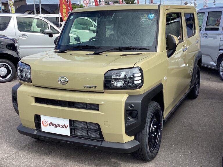 ダイハツ タフト X 届出済未使用車 中古車 走行距離4km 139.9万円 サンドベージュメタリック 車台番号879