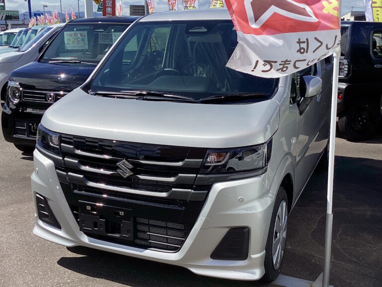 スズキ ワゴンR ZL 届出済未使用車 中古車 走行距離4km 144.9万円 シルキーシルバーメタリック 車台番号471