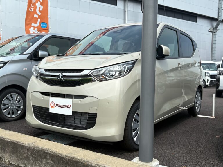 三菱 eKワゴン M 中古車 走行距離2,261km 124.8万円 ナチュラルアイボリーメタリック 車台番号336
