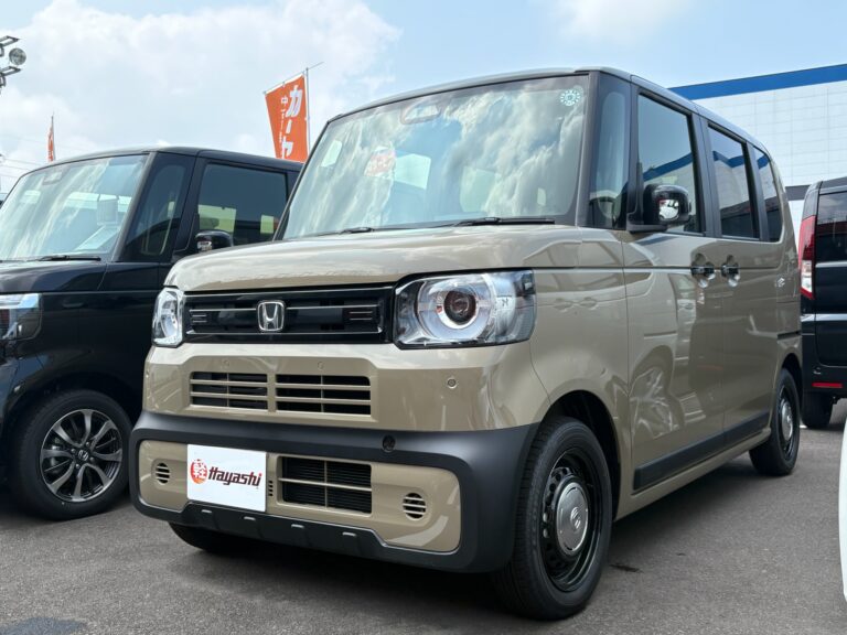 ホンダ N-BOX JOY 2トーン 届出済未使用車 中古車 走行距離6km 184.9万円 デザートベージュ/CブラックP 車台番号439