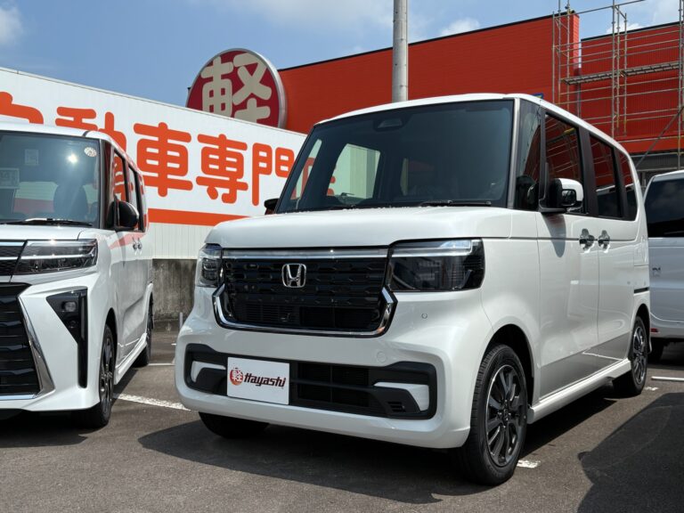 ホンダ N-BOX カスタム 届出済未使用車 中古車 走行距離2km 179.9万円 プラチナホワイトパール 車台番号395