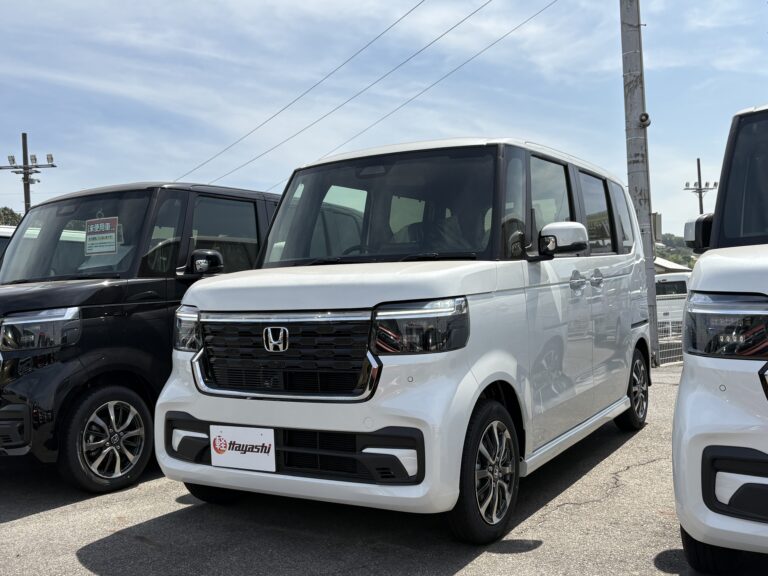ホンダ N-BOX カスタム 届出済未使用車 中古車 走行距離5km 179.9万円 プラチナホワイトパール 車台番号078