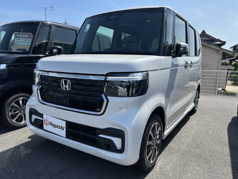 ホンダ N-BOX カスタム 届出済未使用車 中古車 走行距離5km 169.9万円 プラチナホワイトパール 車台番号380