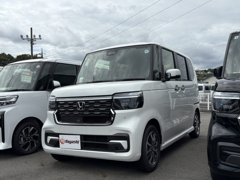 ホンダ N-BOX カスタム 届出済未使用車 中古車 走行距離3km 179.9万円 プラチナホワイトパール 車台番号821