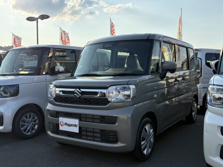 スズキ スペーシア HYBRID X 届出済未使用車 中古車 走行距離6km 169.9万円 モスグレーメタリック 車台番号051