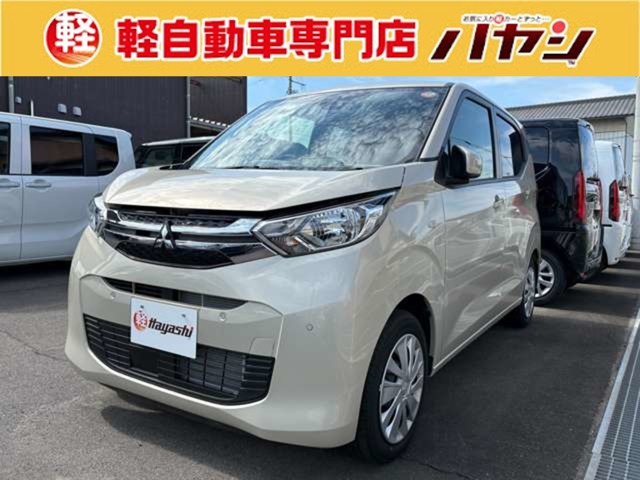三菱 eKワゴン M 中古車 走行距離2,615km 119.9万円 ナチュラルアイボリーメタリック 車台番号558