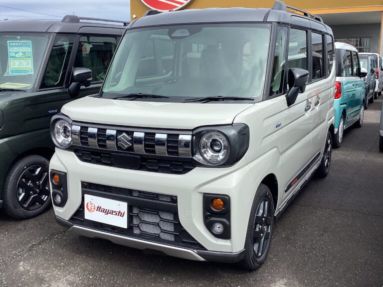 スズキ スペーシアギア HYBRID XZ 届出済未使用車 中古車 走行距離4km 199.9万円 ソフトベージュMガンメタ2TR 車台番号938