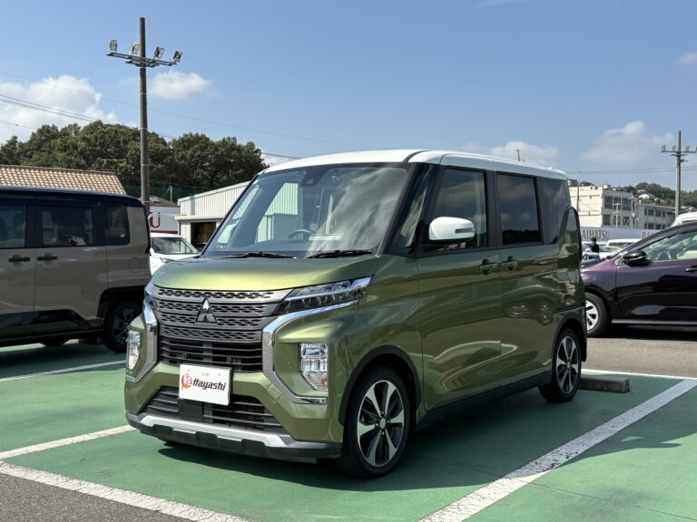 三菱 eKクロススペース G 中古車 走行距離80,464km 89.9万円 オリーブグリーンメタリック/ホワイトソリッド 車台番号598
