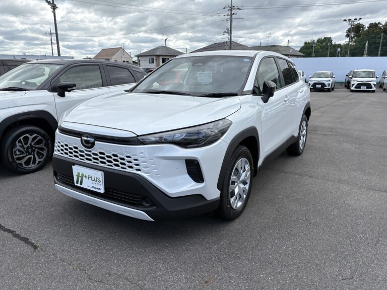 トヨタ カローラクロス HYBRID G 登録済未使用車 走行距離5km 309.0万円 プラチナホワイトパールマイカ 車台番号555