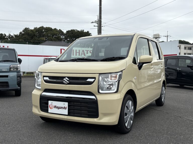 スズキ ワゴンR FX 中古車 走行距離8,661km 109.9万円 シフォンアイボリーメタリック 車台番号133