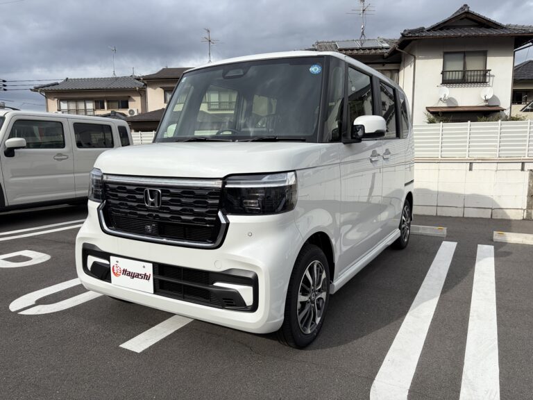 ホンダ N-BOX カスタム 届出済未使用車 中古車 走行距離4km 174.9万円 プラチナホワイトパール 車台番号459